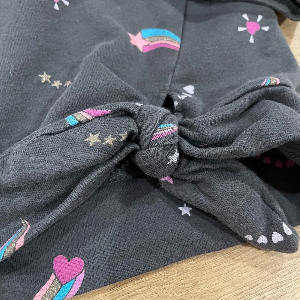 Girls, long sleeve OshKosh B’Gosh gray top with hearts and‎ stars (size 7)